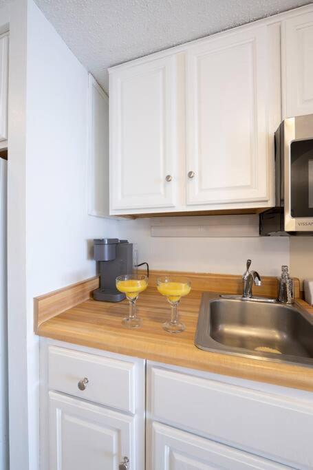 Royal Retreat-Amazing View-King Bed-1 Bedroom-Full Kitchen-Free Parking-Self Check-In Myrtle Beach Esterno foto