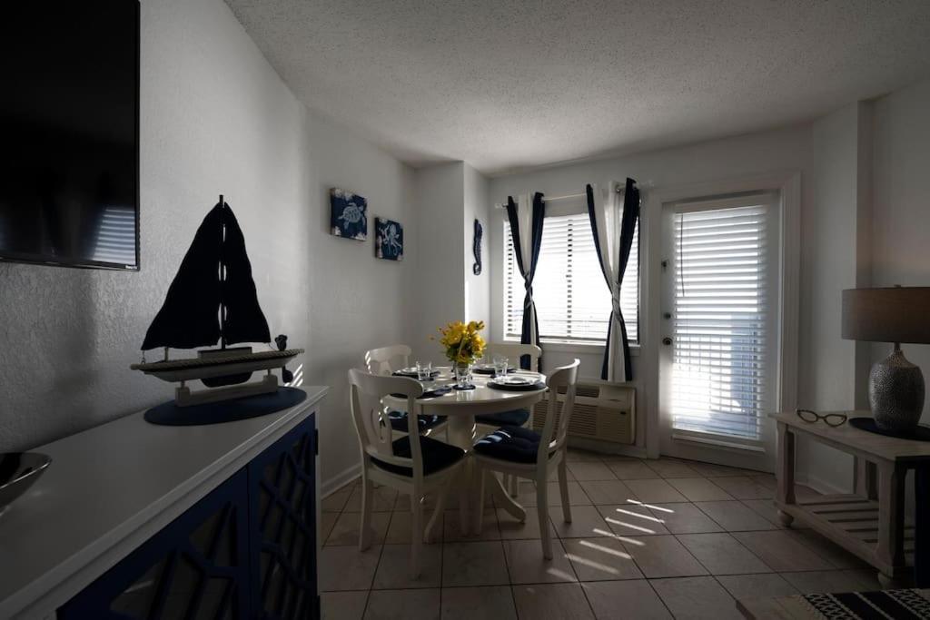 Royal Retreat-Amazing View-King Bed-1 Bedroom-Full Kitchen-Free Parking-Self Check-In Myrtle Beach Esterno foto