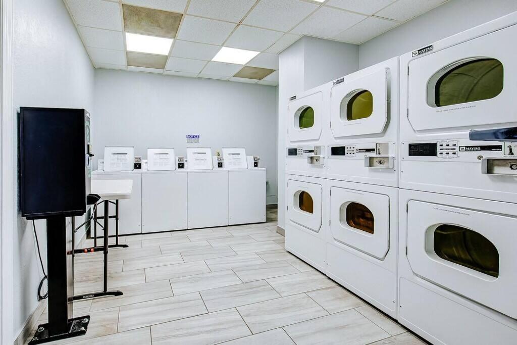 Royal Retreat-Amazing View-King Bed-1 Bedroom-Full Kitchen-Free Parking-Self Check-In Myrtle Beach Esterno foto